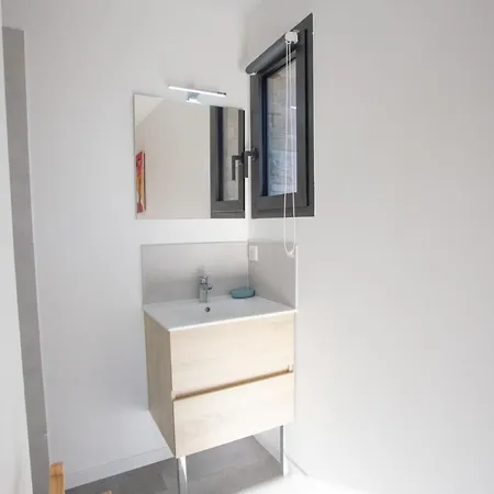 L'effet By Interhome * Йер